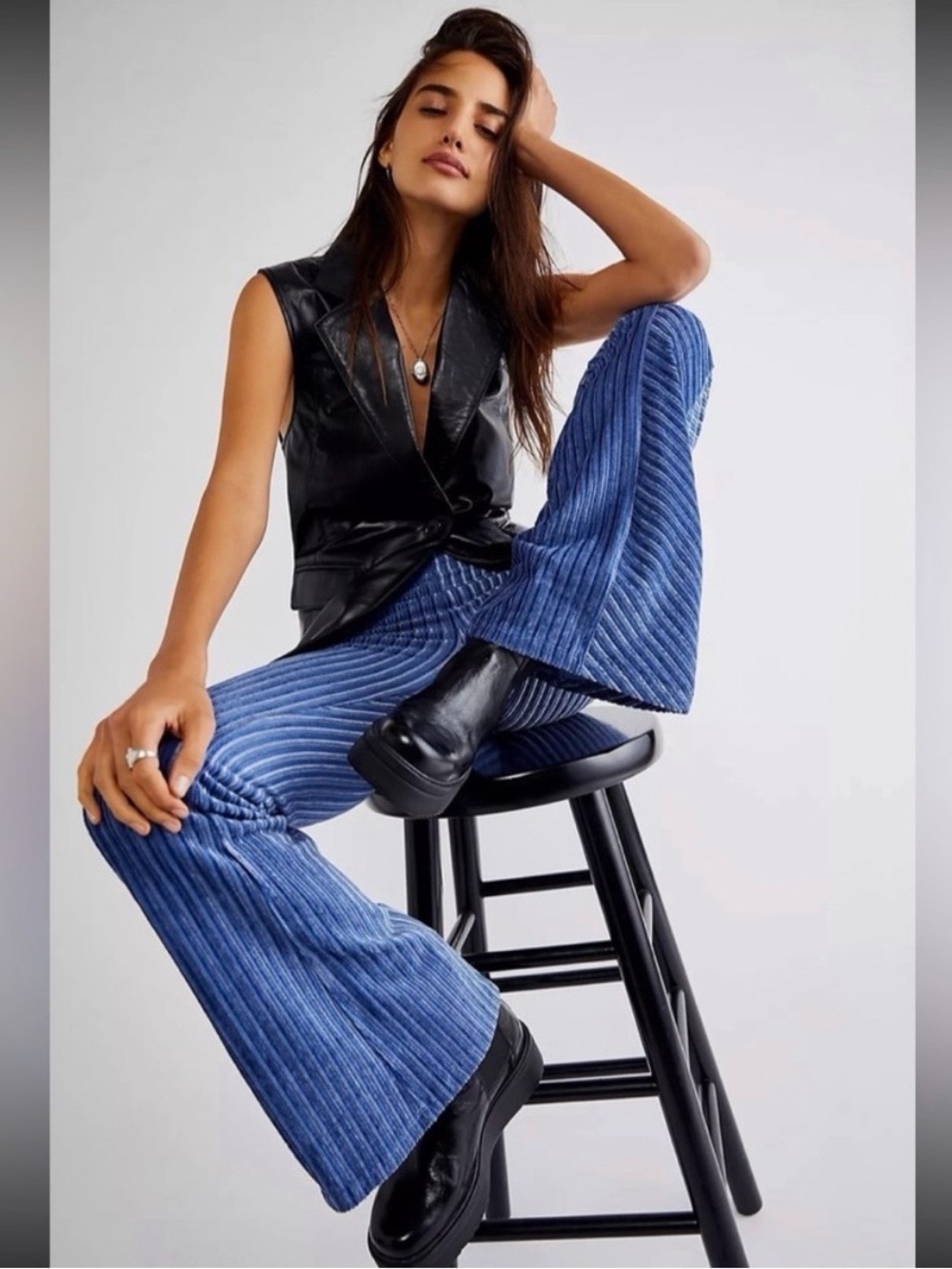 Free People Slim Pull-On Velvet Flare Pants Blue High Rise 70s Size- Small